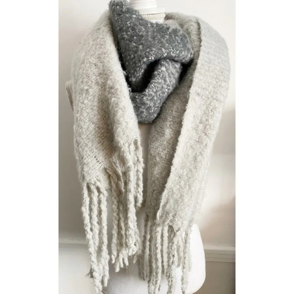 Mer Sea • Grey Ombré Cozy Large Scarf - Picture 1 of 7